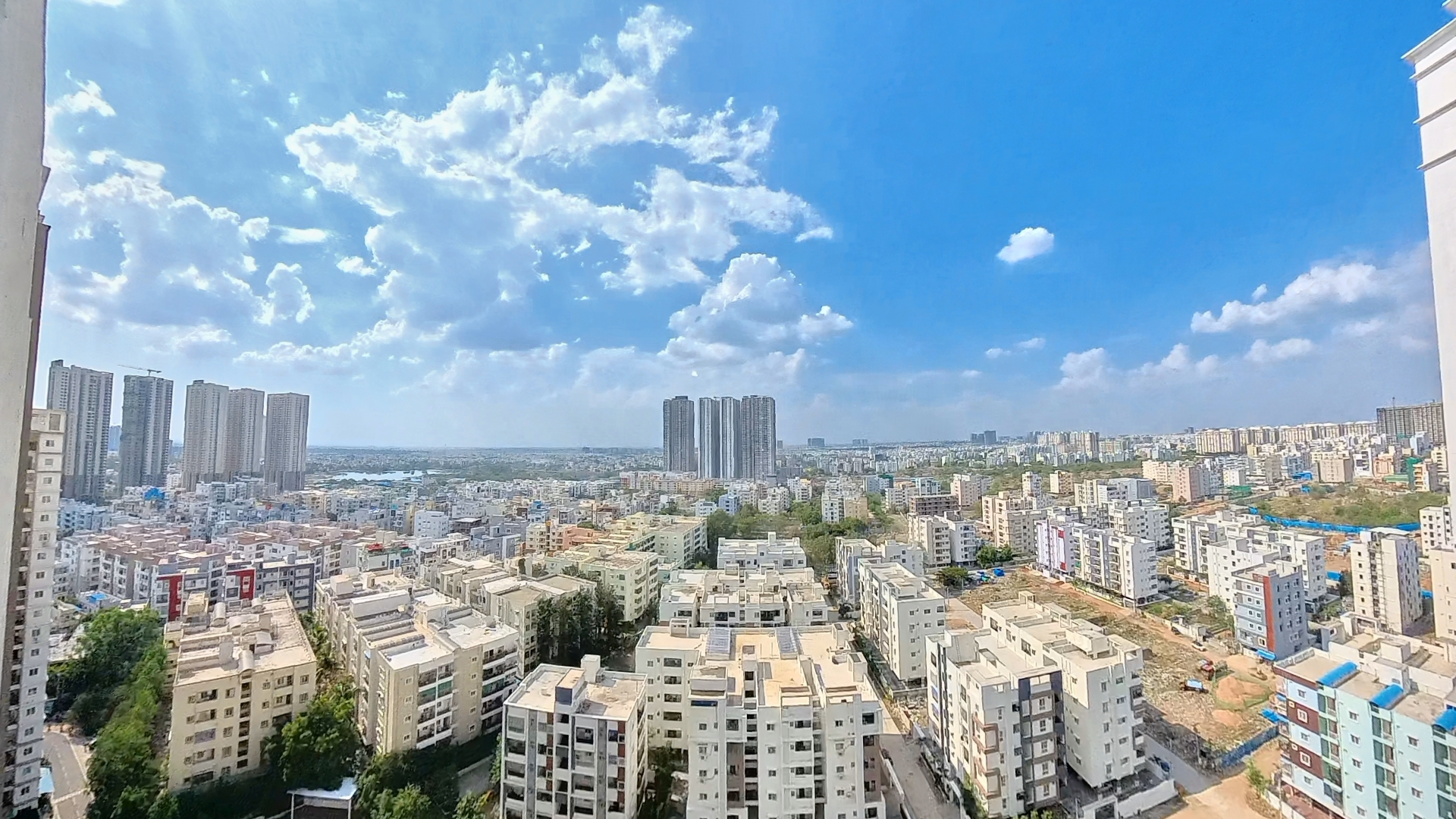 LogonA1905_1 3bhk flat for Sale in SMR Vinay Iconia, Kondapur