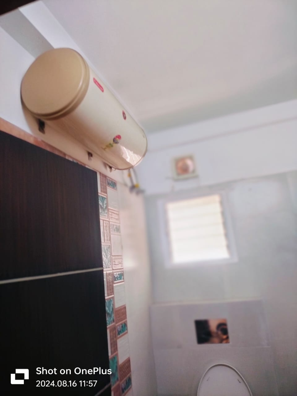 RJH17 3bhk semi furnished flat for rent in Hitech City, Hyderabad | Jains Ravi Gayathri Heights