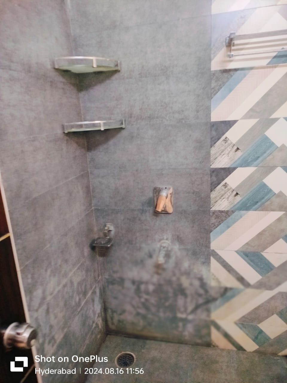 RJH18 3bhk semi furnished flat for rent in Hitech City, Hyderabad | Jains Ravi Gayathri Heights
