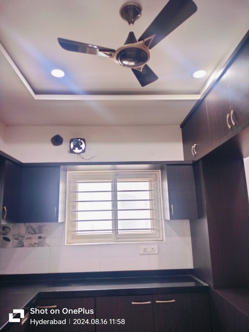 RJH6 3bhk semi furnished flat for rent in Hitech City, Hyderabad | Jains Ravi Gayathri Heights