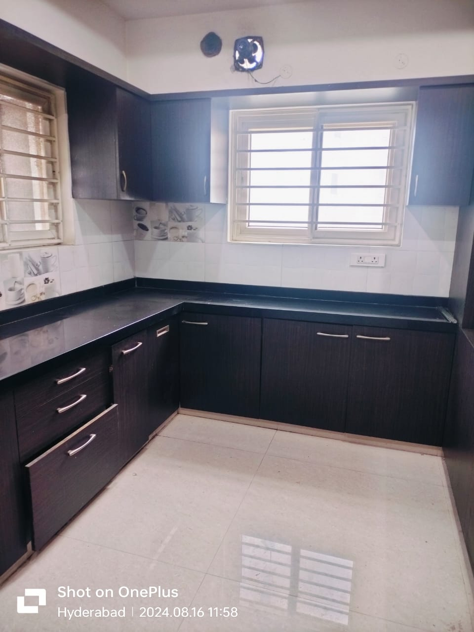 RJH7 3bhk semi furnished flat for rent in Hitech City, Hyderabad | Jains Ravi Gayathri Heights