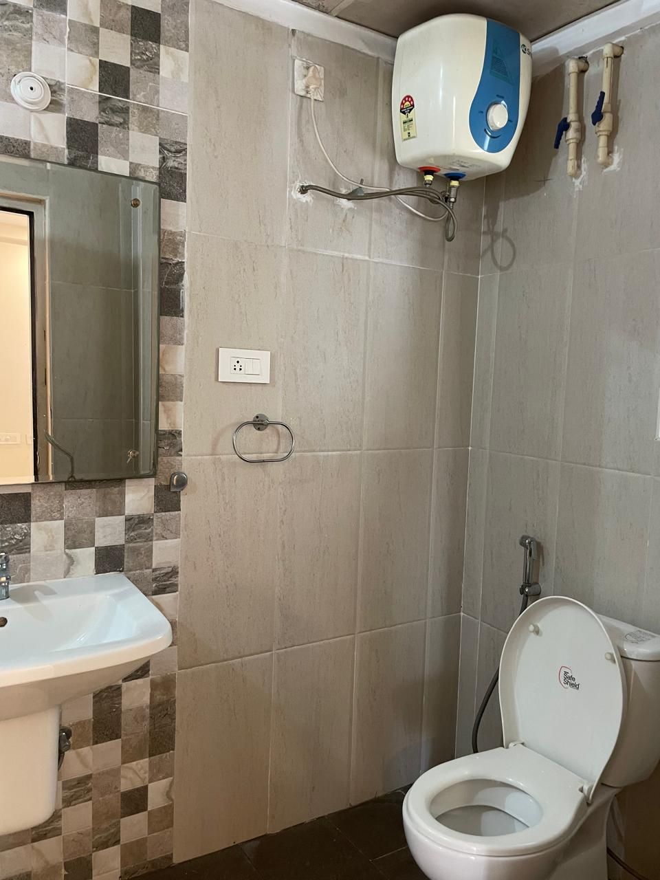 3bhk semi furnished flat for rent in kondapur, Hyderabad | SMR Vinay Iconia