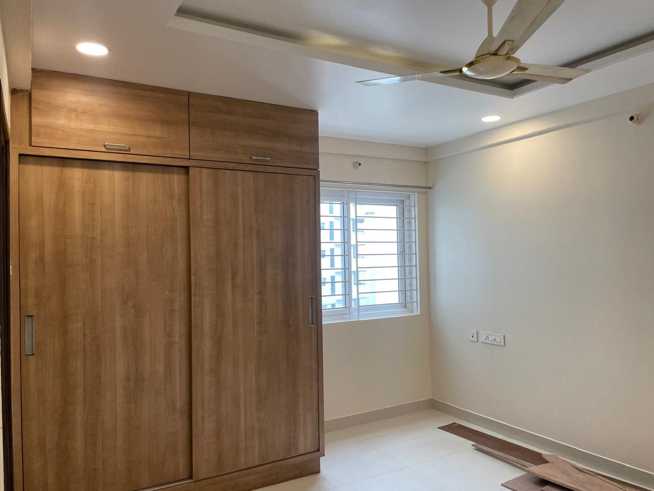 3bhk semi furnished flat for rent in kondapur, Hyderabad | SMR Vinay Iconia