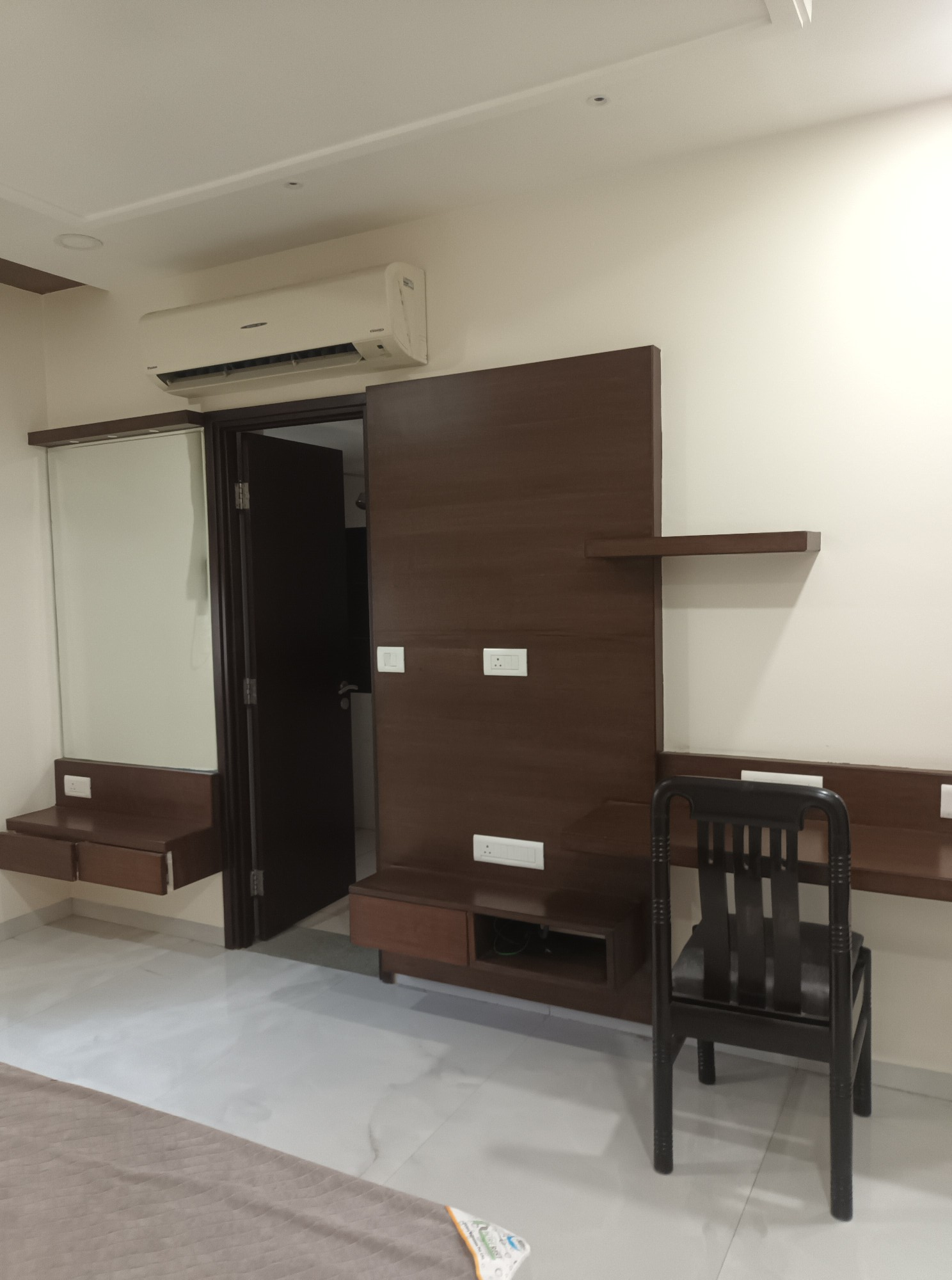 scaled_902b659b-25cd-4926-9eb3-b3925b0930e66018083390022307415 3bhk fully furnished flat for rent in Financial District, Hyderabad | Jayaberi orange country
