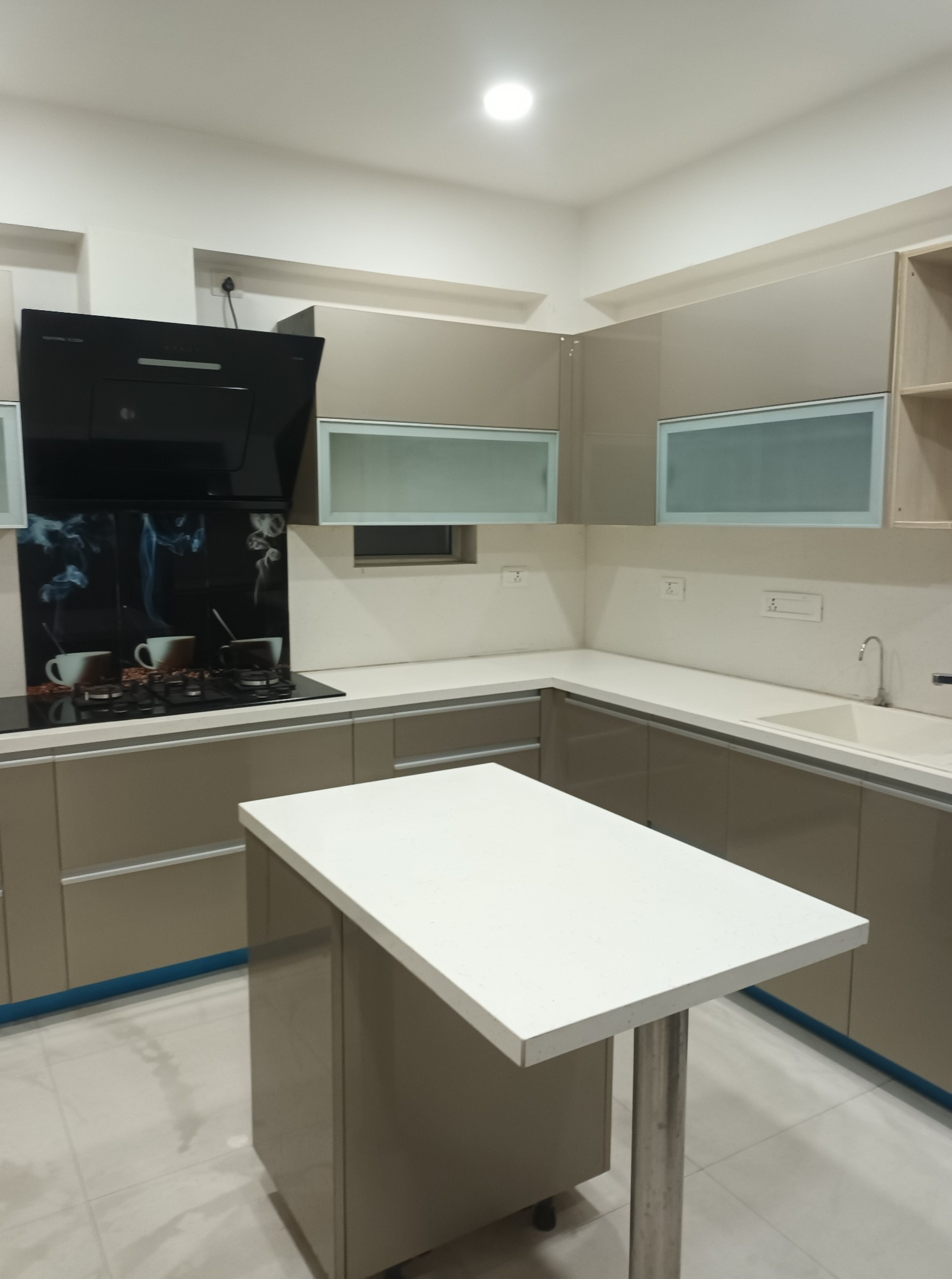 scaled_b3ec5060-9b9b-4ce5-97ab-65f17862fadc6304673815280192058 3bhk fully furnished flat for rent in Financial District, Hyderabad | Jayaberi orange country