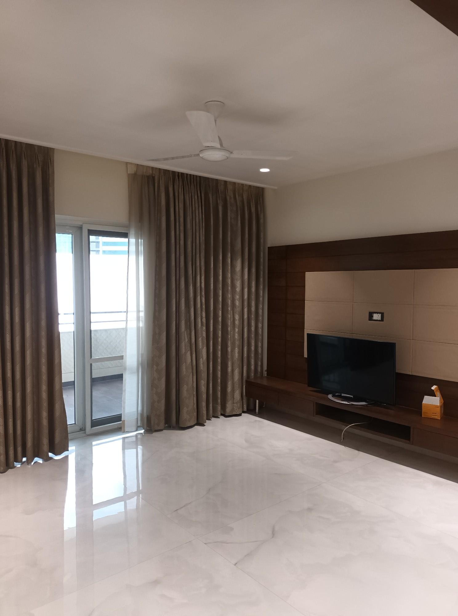 scaled_d1191081-3020-405c-bf01-14440f43e5e93134096514750231520 3bhk fully furnished flat for rent in Financial District, Hyderabad | Jayaberi orange country