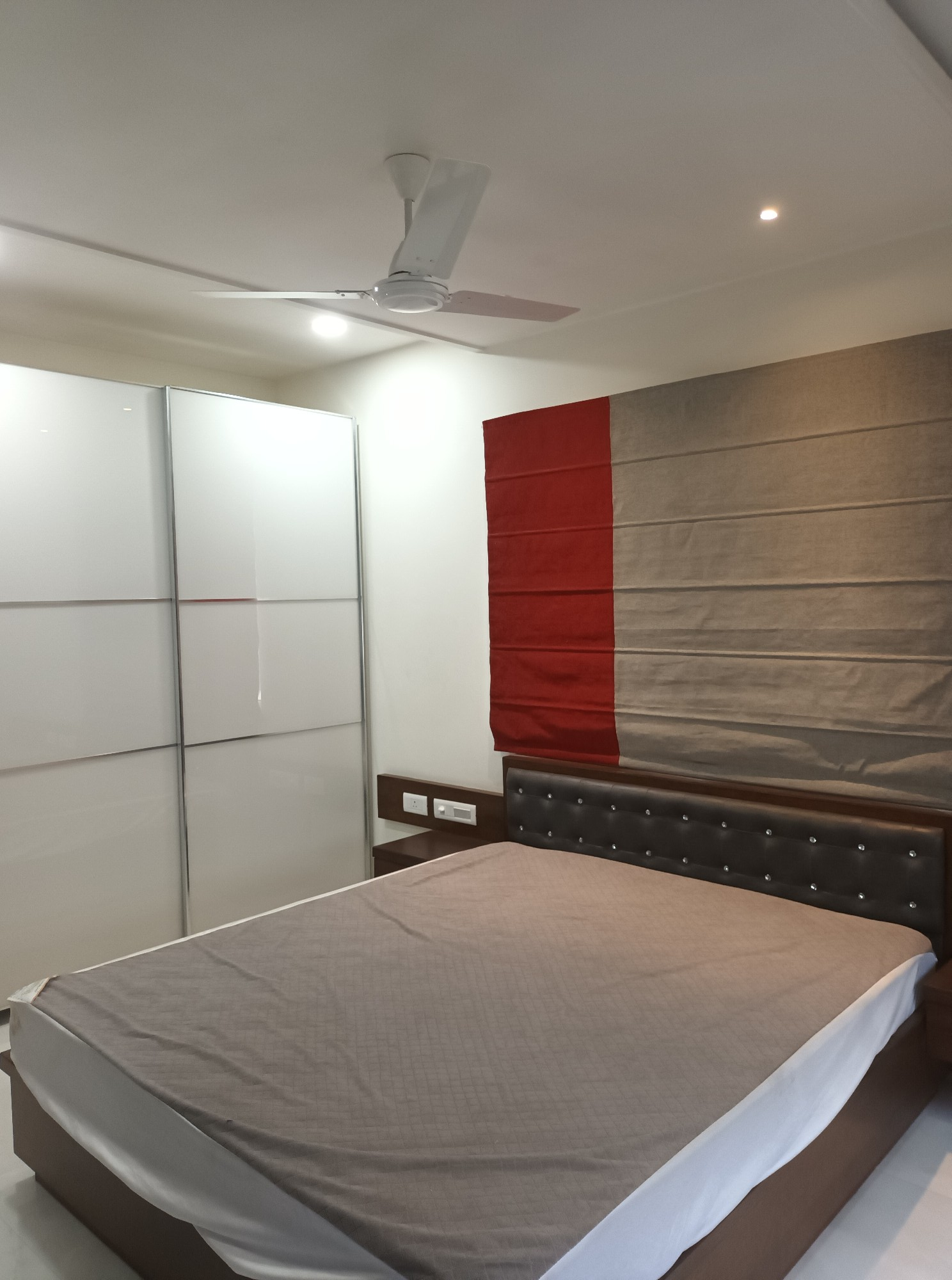 scaled_d961f43c-e481-4b59-9ab0-744f58dcb98f7626288865353805528 3bhk fully furnished flat for rent in Financial District, Hyderabad | Jayaberi orange country