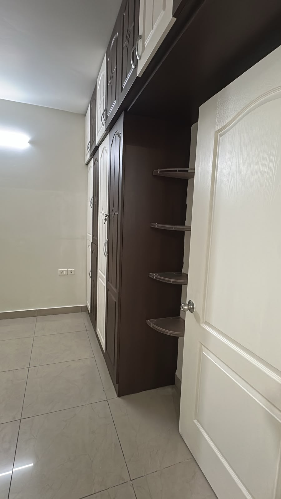 AHV15 2BHK Fully Furnished flat for ReSale in Aparna hill park avenues, Chanda Nagar, Hyderabad | ₹1.2Cr
