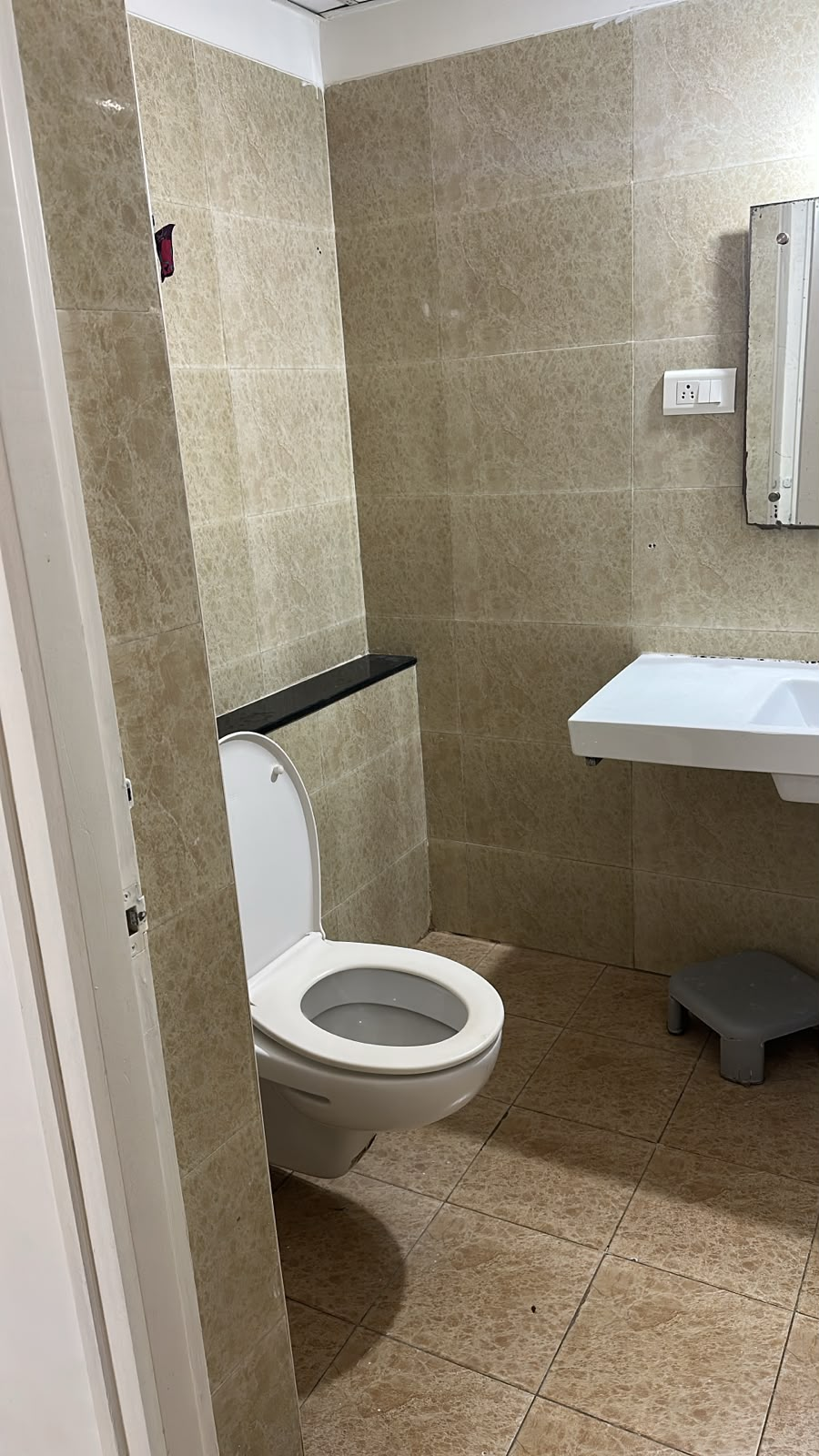 AHV16 2BHK Fully Furnished flat for ReSale in Aparna hill park avenues, Chanda Nagar, Hyderabad | ₹1.2Cr