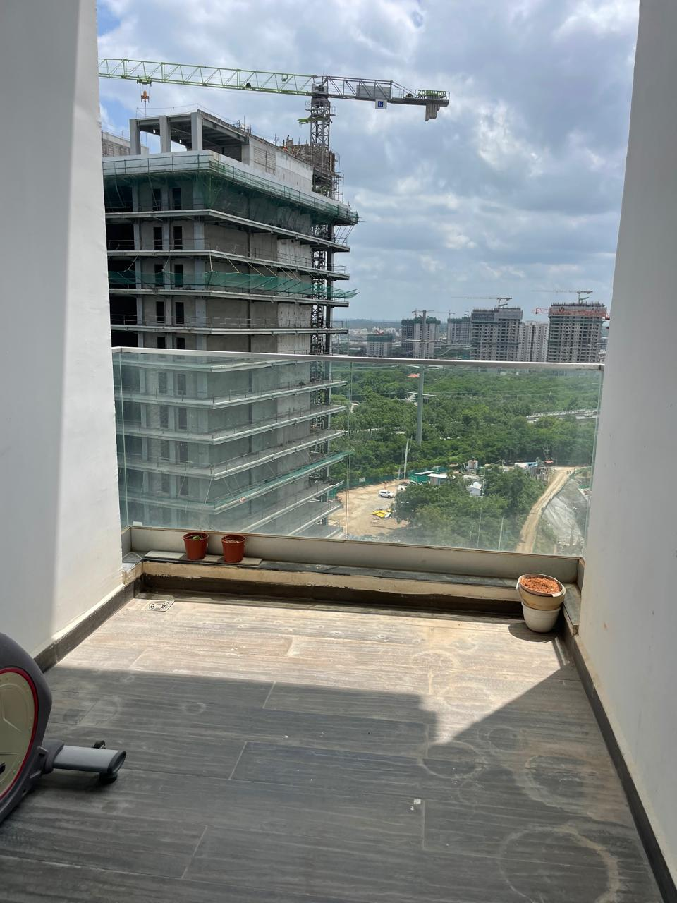 JS13_10 3bhk Semi furnished flat for rent in Narsingi | Jayaberi the summit | 75,000 Rs
